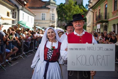 Izjemen obisk zaznamoval 50. Dneve narodnih noš in oblačilne dediščine v Kamniku (Blaž T. Muc)  (114)